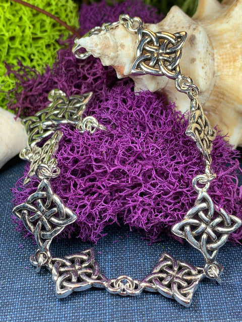 Load image into Gallery viewer, Celtic Knot Bracelet, Celtic Jewelry, Outlander Jewelry, Irish Jewelry, Bridal Jewelry, Scotland Jewelry, Anniversary Gift, Girlfriend Gift