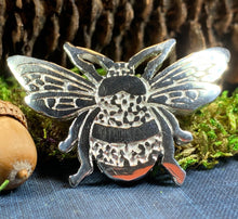 Load image into Gallery viewer, Bee Booch, Nature Jewelry, Celtic Jewelry, Anniversary Gift, Outlander Jewelry, Insect Jewelry, Honey Bee Jewelry, Bumble Bee Pewter Pin