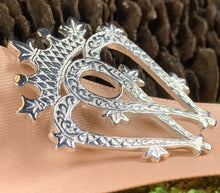 Load image into Gallery viewer, Luckenbooth Brooch, Scotland Pin, Celtic Pin, Heart Jewelry, Bridal Jewelry, Celtic Wedding, Gift for Her, Outlander Jewelry, Anniversary