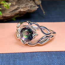 Load image into Gallery viewer, Azora Trinity Knot Ring 06