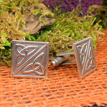Load image into Gallery viewer, Trinity Knot Cuff Links, Celtic Jewelry, Irish Jewelry, Scotland Jewelry, Celtic Jewelry, Groom Gift, Best Man Gift, Anniversary Gift