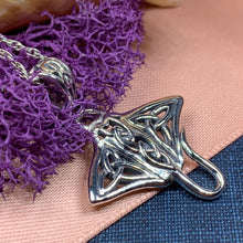 Load image into Gallery viewer, Manta Ray Necklace, Nautical Jewelry, Sea Jewelry, Irish Jewelry, Nature Jewelry, Fish Necklace, Celtic Jewelry, Ocean Lover Gift, Mom Gift