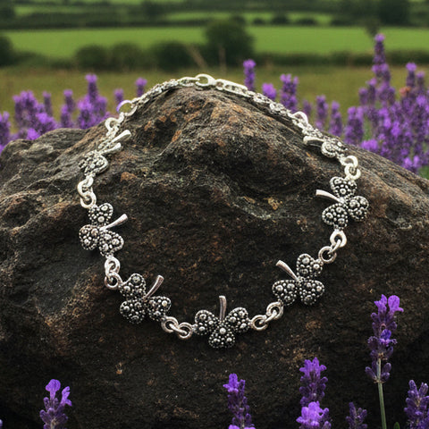 Load image into Gallery viewer, Shamrock Irish Bracelet, Clover Bracelet, Irish Jewelry, Silver Celtic Jewelry, Anniversary, Ireland Gift, Nature Jewelry, Clover Bracelet