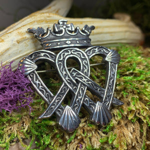 Luckenbooth Brooch, Scotland Brooch, Outlander Jewelry, Scottish Gift, Mom Gift, Wife Gift, Girlfriend Gift, Anniversary Gift, Bride Pin