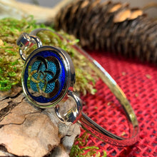 Load image into Gallery viewer, Celtic Knot Bracelet, Celtic Jewelry, Irish Jewelry, Bangle Bracelet, Scotland Jewelry, Ireland Jewelry, Wife Gift, Celtic Knot Bangle