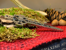 Load image into Gallery viewer, Celtic Cross Kilt Pin, Celtic Jewelry, Scotland Jewelry, Ireland Gift, Celtic Knot Brooch, Bagpiper Gift, Scottish Gift, Irish Dad Gift