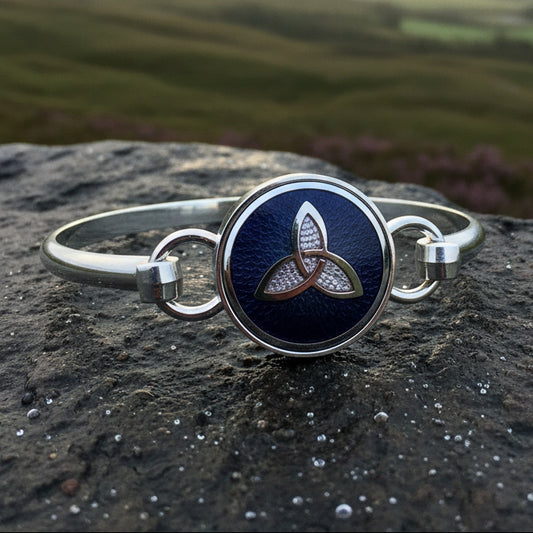 Celtic Knot Bracelet, Celtic Jewelry, Irish Jewelry, Bangle Bracelet, Scotland Jewelry, Ireland Jewelry, Trinity Knot Bangle, Scottish Gift
