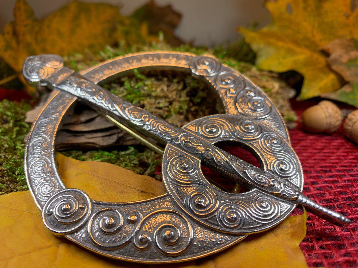 Penannular Celtic Kilt Pin, Celtic Jewelry – Celtic Crystal Design