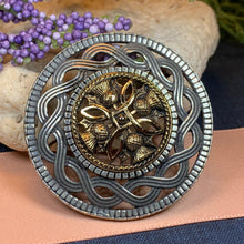 Load image into Gallery viewer, Thistle Brooch, Thistle Pin, Scotland Jewelry, Celtic Pin, Celtic Jewelry, Bridal Jewelry, Outlander Jewelry, Nature Jewelry, Wife Gift