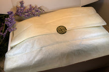 Load image into Gallery viewer, Scottish Whisky Tea Gift Box, Scotland Gift, Scottish Loose Tea Gift, Whiskey Lover Gift, New Home Gift, Get Well Gift, Thank You Gift