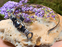 Load image into Gallery viewer, Claddagh Bracelet, Celtic Jewelry, Irish Jewelry, Friendship Gift, Anniversary Gift, Ireland Gift, Best Friend Gift, Mom Gift, Sister Gift