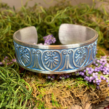 Load image into Gallery viewer, Celtic Knot Bracelet, Celtic Jewelry, Irish Bangle Bracelet, Scotland Jewelry, Ireland Jewelry, Celtic Cuff, Wife Gift, Girlfriend Gift