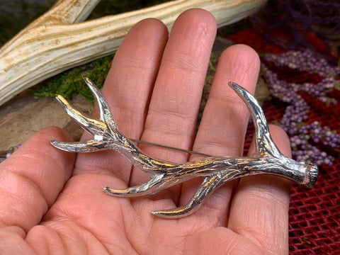 Load image into Gallery viewer, Antler Kilt Pin, Celtic Jewelry, Tartan Pin, Sword Pin, Groom Gift, Best Man Gift, Highland Bagpiper Gift, Pagan Jewelry, Scotland Jewelry