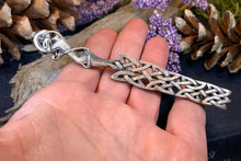 Load image into Gallery viewer, Celtic Wolf Kilt Pin, Scottish Jewelry, Irish Kilt Pin, Tartan Pin, Cape Pin, Bagpiper Gift, Scotland Pin, Celtic Shawl Pin, Viking Jewelry