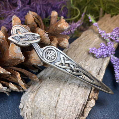 Load image into Gallery viewer, Celtic Raven Kilt Pin, Scottish Jewelry, Irish Kilt Pin, Tartan Pin, Cape Pin, Bagpiper Gift, Scotland Pin, Celtic Shawl Pin, Viking Jewelry