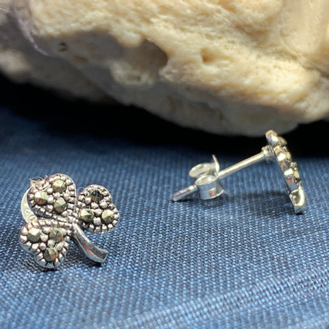 Load image into Gallery viewer, Shamrock Earrings, Celtic Jewelry, Celtic Knot, Clover Jewelry, Anniversary Gift, Irish Jewelry, Graduation Gift, Wife Gift, Girlfriend Gift