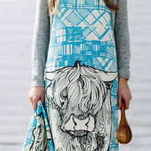 Load image into Gallery viewer, Highland Cow Apron, Scotland Gift, Scottish Apron, Thistle Gift, Bagpiper Gift, Outlander Gift, Highland Cow Gift, Mom Gift, Sister Gift