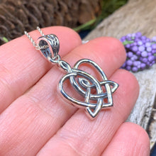 Load image into Gallery viewer, Mother's Knot Necklace, Celtic Knot Jewelry, Irish Jewelry, Mom Gift, Celtic Heart Pendant, Ireland Gift, Mother & Child Jewelry, Wife Gift