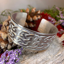 Load image into Gallery viewer, Celtic Knot Bracelet, Celtic Jewelry, Irish Bangle Bracelet, Scotland Jewelry, Ireland Jewelry, Celtic Cuff, Wife Gift, Girlfriend Gift
