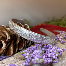 Load image into Gallery viewer, Celtic Knot Bracelet, Celtic Jewelry, Irish Bangle Bracelet, Scotland Jewelry, Ireland Jewelry, Celtic Cuff, Wife Gift, Girlfriend Gift