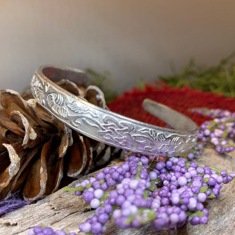 Load image into Gallery viewer, Celtic Knot Bracelet, Celtic Jewelry, Irish Bangle Bracelet, Scotland Jewelry, Ireland Jewelry, Celtic Cuff, Wife Gift, Girlfriend Gift