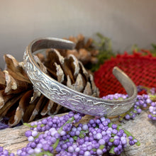 Load image into Gallery viewer, Celtic Knot Bracelet, Celtic Jewelry, Irish Bangle Bracelet, Scotland Jewelry, Ireland Jewelry, Celtic Cuff, Wife Gift, Girlfriend Gift