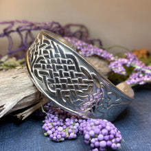 Load image into Gallery viewer, Celtic Knot Bracelet, Celtic Jewelry, Bangle Bracelet, Scotland Jewelry, Ireland Jewelry, Wife Gift, Girlfriend Gift, Sister Gift, Mom Gift