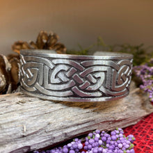 Load image into Gallery viewer, Celtic Knot Bracelet, Celtic Jewelry, Irish Bangle Bracelet, Scotland Jewelry, Ireland Jewelry, Celtic Cuff, Wife Gift, Girlfriend Gift