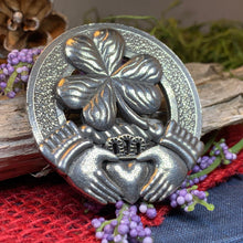 Load image into Gallery viewer, Claddagh Brooch, Celtic Jewelry, Irish Pin, Shamrock Brooch, Ireland Brooch, Anniversary Gift, Cap Badge Pin, Bagpiper Gift, Plaid Pin