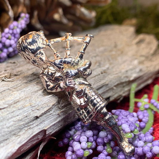 Bagpiper Brooch, Celtic Brooch, Scotland Jewelry, Irish Jewelry, Dad Gift, Highland Dance Gift, Bagpipes Gift, Scotland Jewelry