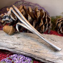 Load image into Gallery viewer, Daffodil Brooch, Welsh Jewelry, Wales Kilt Pin, Scarf Pin, Pewter Coat Pin, Plaid Pin, Easter Jewelry, Welsh Flower Pin, Mom Gift, Lapel Pin