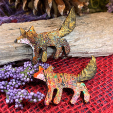 Load image into Gallery viewer, Fox Brooch, Fox Lover Gift, Scotland Jewelry, Fox Pin, Scarf Pin, Celtic Pin, Fox Jewelry, Teacher Gift, Mom Gift, Sister Gift, Wife Gift