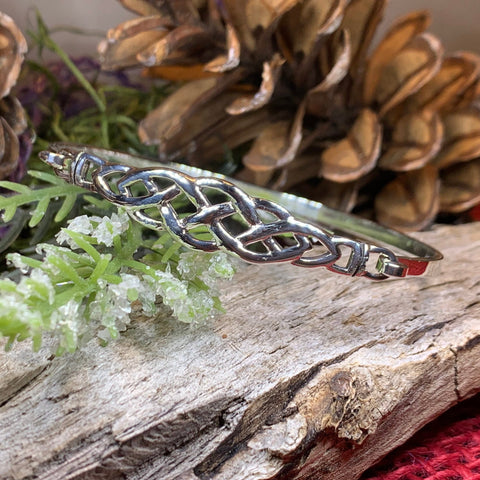 Load image into Gallery viewer, Celtic Knot Bracelet, Celtic Jewelry, Irish Jewelry, Love Knot Jewelry, Bridal Jewelry, Scotland Jewelry, Wife Gift, Ireland Gift, Mom Gift