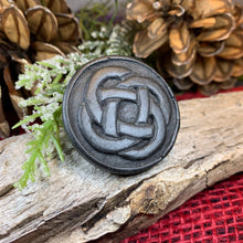 Load image into Gallery viewer, Celtic Knot Brooch, Irish Turf Pin, Dara Knot Jewelry, Ireland Gift, Irish Turf Gift, Celtic Jewelry, Mom Gift, Wife Gift, Sister Gift