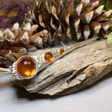 Load image into Gallery viewer, Celtic Kilt Pin, Celtic Jewelry, Scotland Jewelry, Outlander Jewelry, Best Man Gift, Crystal Pin, Kilt Pin, Tartan Pin, Celtic Brooch