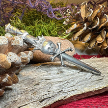 Load image into Gallery viewer, Skull Kilt Pin, King Death Pin, Scotland Kilt Pin, Scottish Brooch, Gothic Brooch, Viking Pin, LARP Gift, Macabre Pin, Skull and Cross Bones