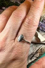 Load image into Gallery viewer, Welsh Daffodil Ring, Celtic Jewelry, Wales Jewelry, Flower Jewelry, Minimalist Ring, Nature Ring, Daffodil Jewelry, Mom Gift, Wife Gift