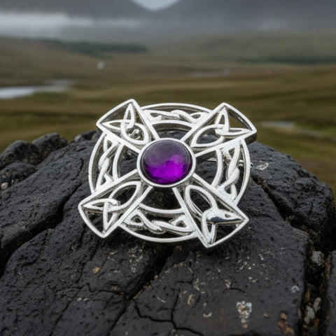 Load image into Gallery viewer, Celtic Brooch, Irish Cross Pin, Irish Jewelry, Scottish Brooch, Celtic Cross Pin, Ireland Gift, Plaid Pin, Tartan Pin, Scotland Jewelry