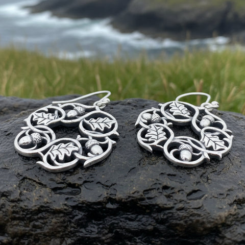 Load image into Gallery viewer, Oak Leaf Earrings, Celtic Jewelry, Acorn Jewelry, Ireland Gift, IrishJewelry, Scotland Jewelry, Leaf Jewelry, Woodland Gift, Graduation Gift