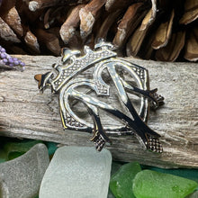 Load image into Gallery viewer, Luckenbooth Brooch, Scotland Jewelry, Bridal Pin, Mom Gift, Friendship Gift, Sister, Girlfriend Gift, Anniversary Gift, Scottish Bride Pin