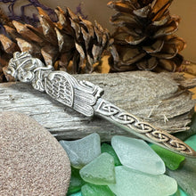 Load image into Gallery viewer, Celtic Birds Kilt Pin, Scottish Jewelry, Irish Kilt Pin, Tartan Pin, Cape Pin, Bagpiper Gift, Scotland Pin, Celtic Shawl Pin, Viking Jewelry