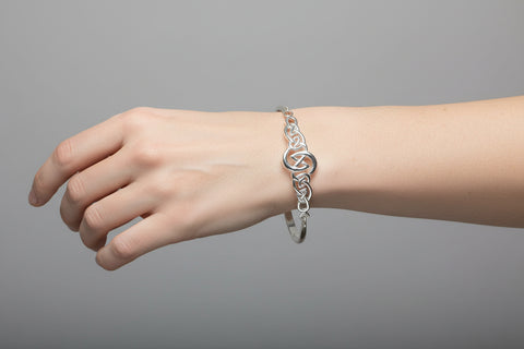 Load image into Gallery viewer, Celtic Knot Bracelet, Celtic Jewelry, Irish Jewelry, Love Knot Jewelry, Bridal Jewelry, Scotland Jewelry, Wife Gift, Ireland Gift, Mom Gift