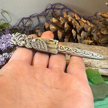 Load image into Gallery viewer, Celtic Birds Kilt Pin, Scottish Jewelry, Irish Kilt Pin, Tartan Pin, Cape Pin, Bagpiper Gift, Scotland Pin, Celtic Shawl Pin, Viking Jewelry