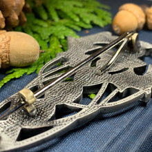 Load image into Gallery viewer, Thistle Kilt Pin, Scottish Pin, Celtic Knot Jewelry, Scotland Jewelry, Celtic Brooch, Men's Tartan Pin, Groom Gift, Dad Gift, Bagpiper Gift