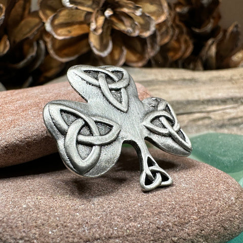 Load image into Gallery viewer, Shamrock Brooch, Clover Pin, Ireland Gift, Celtic Pin, Irish Pin, Coat Pin, Scarf Pin, Cap Pin, Lapel Pin, Shamrock Brooch, Good Luck Gift