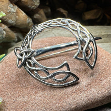 Load image into Gallery viewer, Celtic Knot Tara Brooch, Irish Pin, Penannular Brooch, Sterling Silver, Ireland Pin, Celtic Brooch, Mom Gift, Wife Gift, Bridal Pin