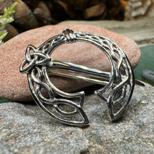 Load image into Gallery viewer, Celtic Knot Tara Brooch, Irish Pin, Penannular Brooch, Sterling Silver, Ireland Pin, Celtic Brooch, Mom Gift, Wife Gift, Bridal Pin