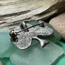 Load image into Gallery viewer, Shamrock Brooch, Clover Pin, Ireland Gift, Celtic Pin, Irish Pin, Coat Pin, Scarf Pin, Cap Pin, Lapel Pin, Shamrock Brooch, Good Luck Gift