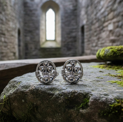 Load image into Gallery viewer, Claddagh Cuff Links, Irish Jewelry, Mens Celtic Jewelry, Silver Gift for Him, Dad Gift, Groom Gift, Dad Gift, Graduation Gift, Shamrock Gift