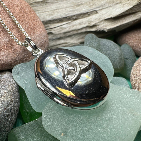 Load image into Gallery viewer, Trinity Knot Locket Necklace, Celtic Pendant, Irish Jewerly, Celtic Jewelry, Anniversary Gift, Locket Necklace, Wiccan Jewelry